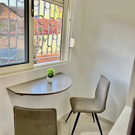1&2 Apartment *